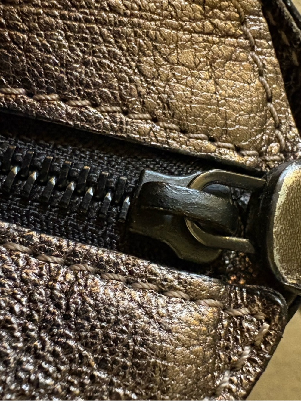 BURBERRY Silver Pebbled Leather Salisbury Hobo from Established 1856 Collection - Picture 11 of 16